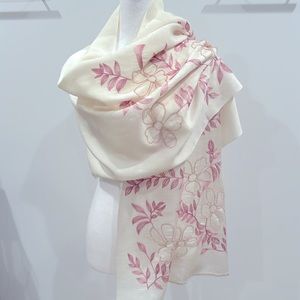 VTG wrap / scarf, off white with pink embroidery and pink beading